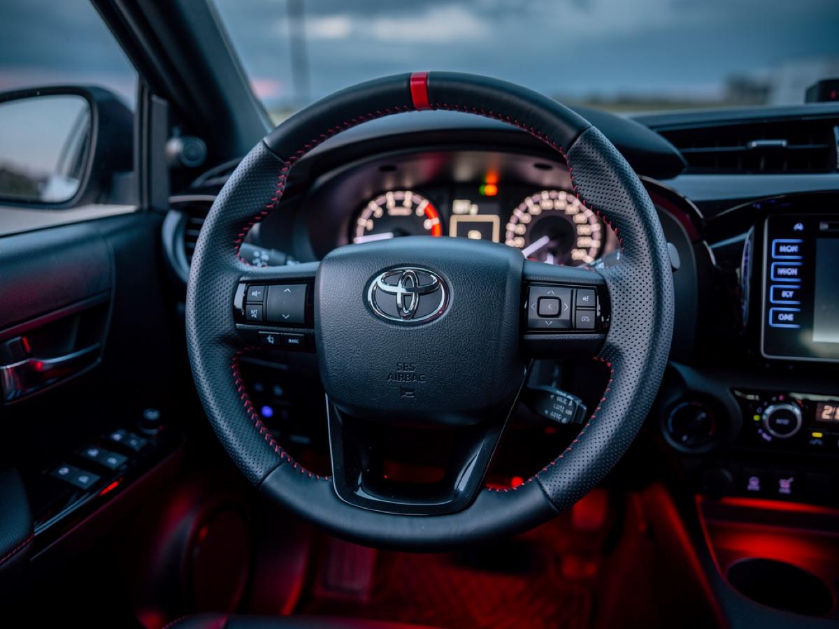 Toyota Hilux — después, con volante PLM